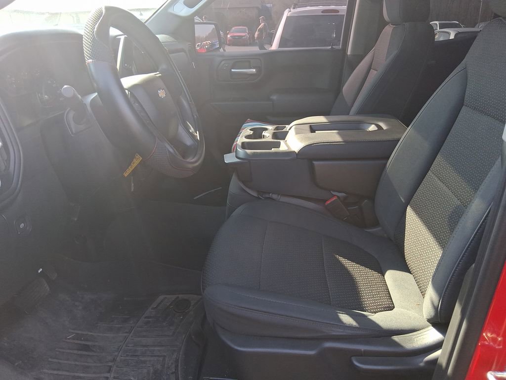 Used 2019 Chevrolet Silverado 1500 Custom w/ Custom Value Package AWD/4WD image 5