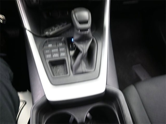 Used 2019 Toyota RAV4 LE image 11