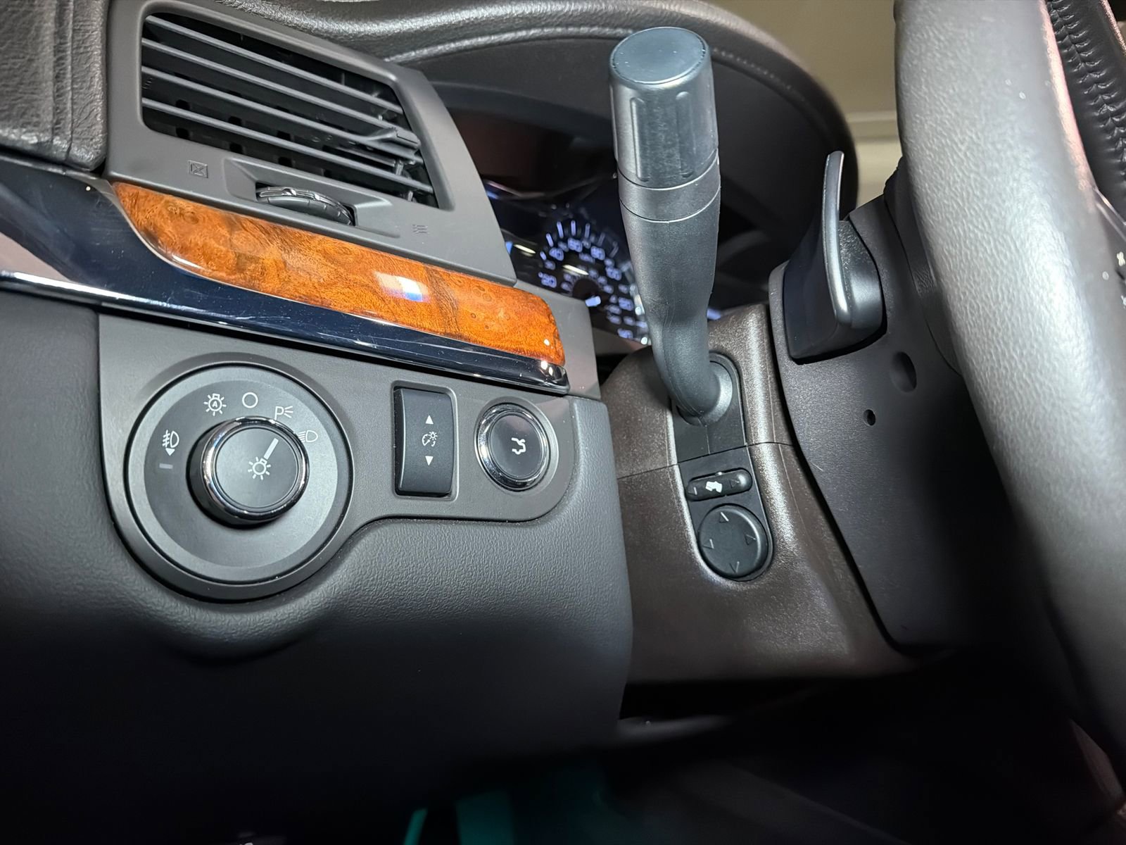 Used 2015 Lincoln MKS AWD w/ Equipment Group 101A image 30