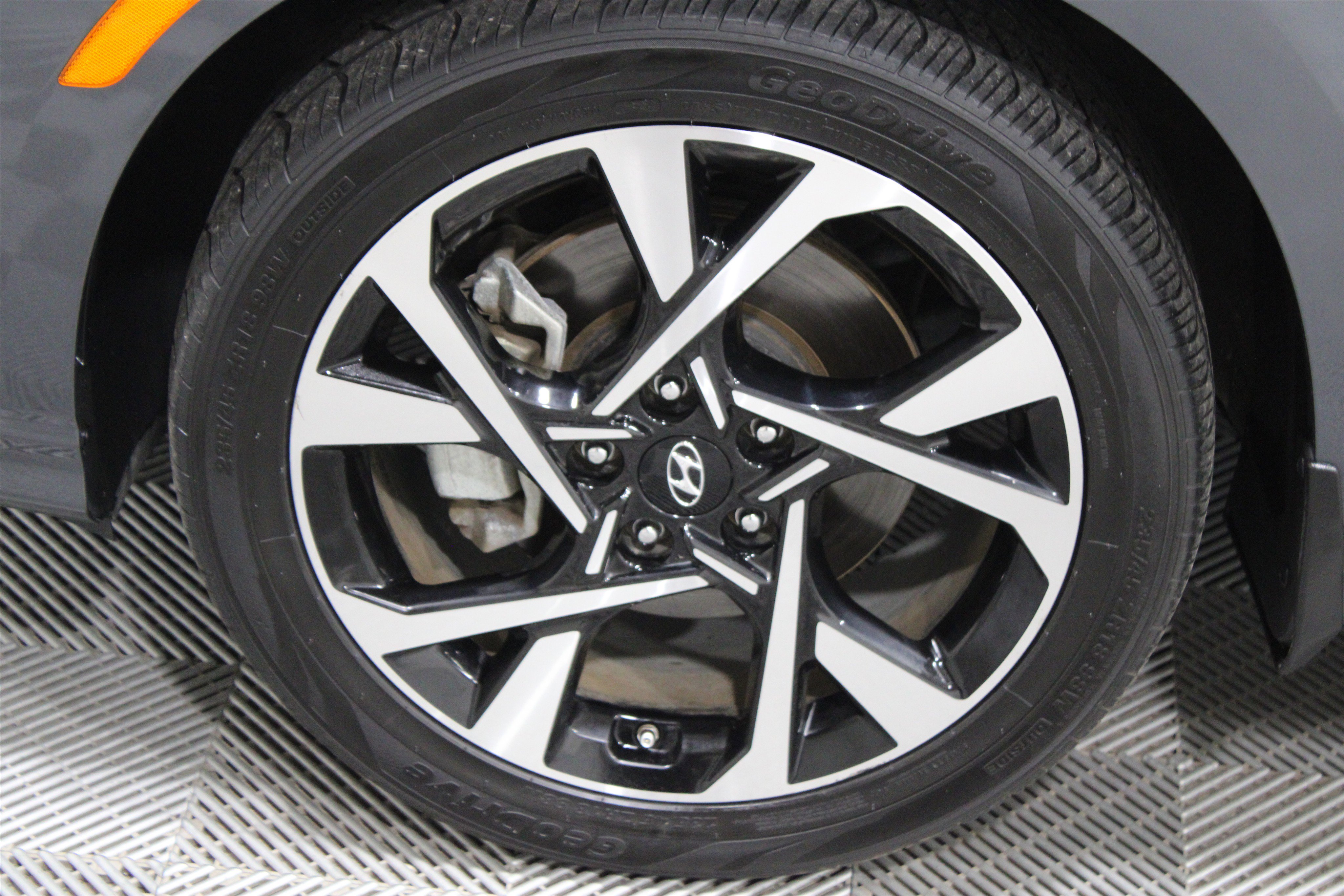 Used 2022 Hyundai Kona Limited image 37