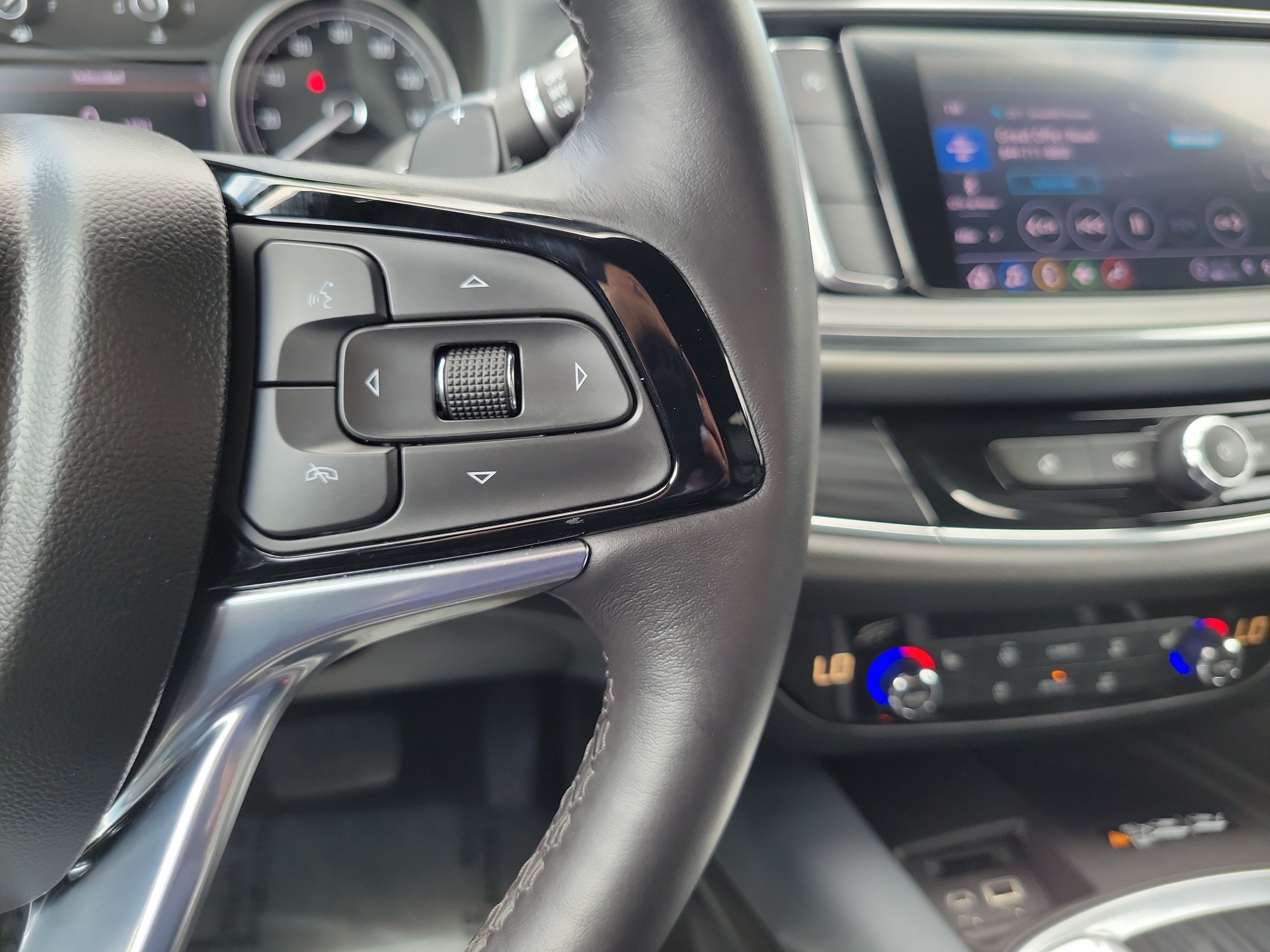 Used 2022 Buick Enclave Essence FWD image 21