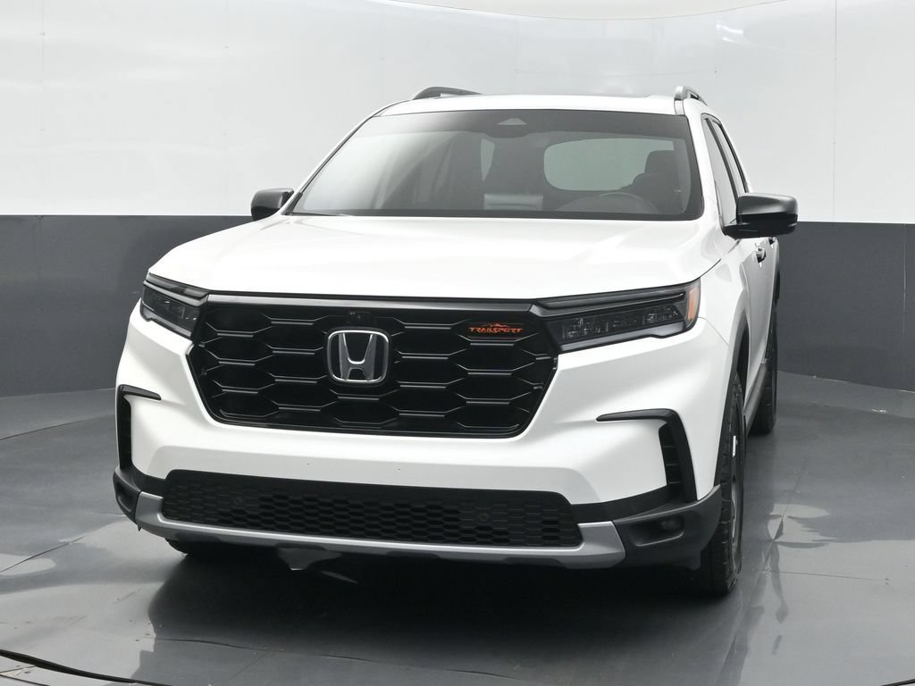 Certified 2025 Honda Pilot TrailSport image 2