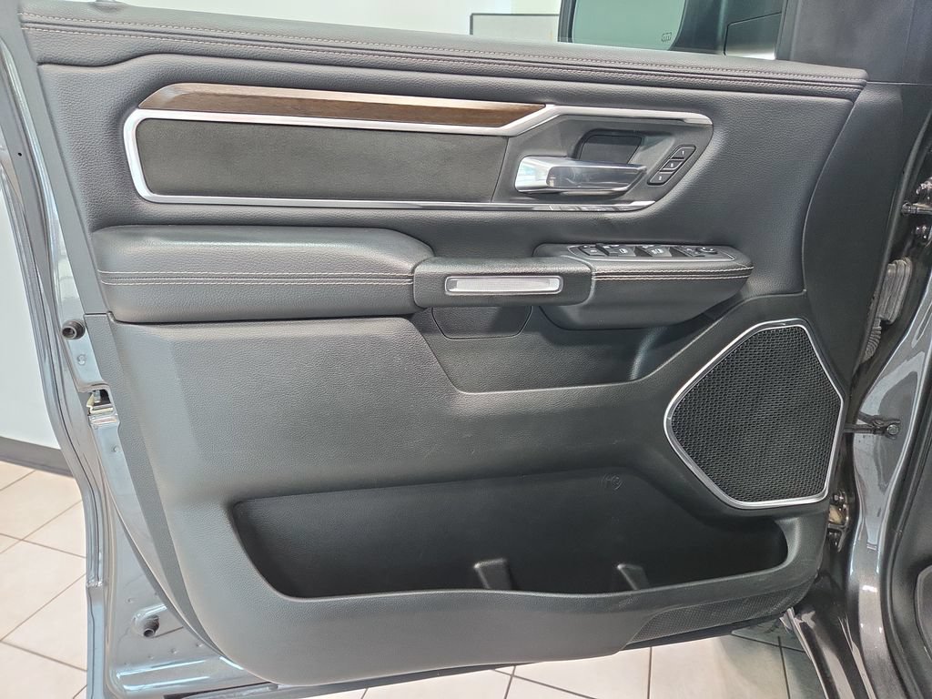 Used 2022 RAM 1500 Laramie AWD/4WD image 34