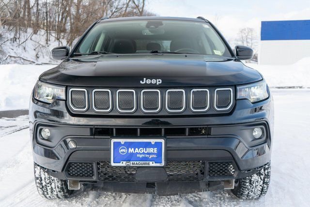 Used 2022 Jeep Compass Latitude image 3