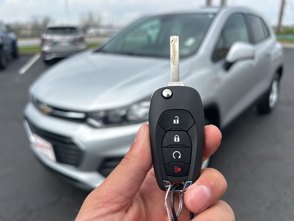 Used 2022 Chevrolet Trax LS w/ Tint and Cruise Package image 40
