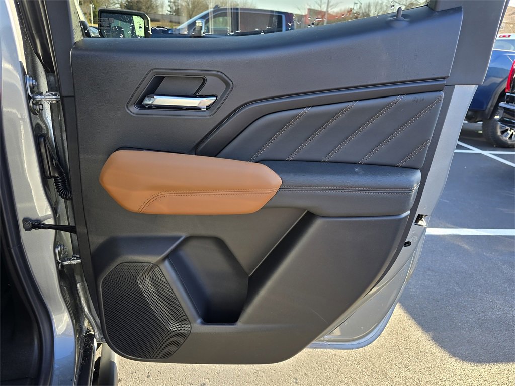 New 2025 GMC Canyon AT4 w/ Nightfall Edition image 28