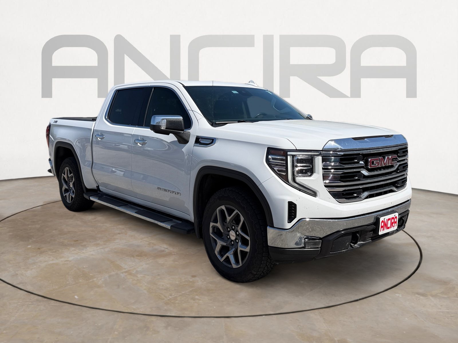 Used 2023 GMC Sierra 1500 SLT AWD/4WD image 3