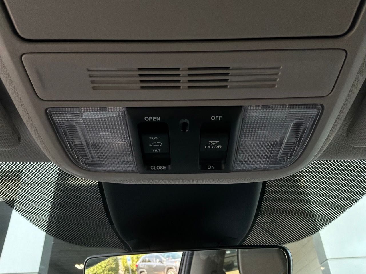 Used 2025 Honda Odyssey Touring image 20