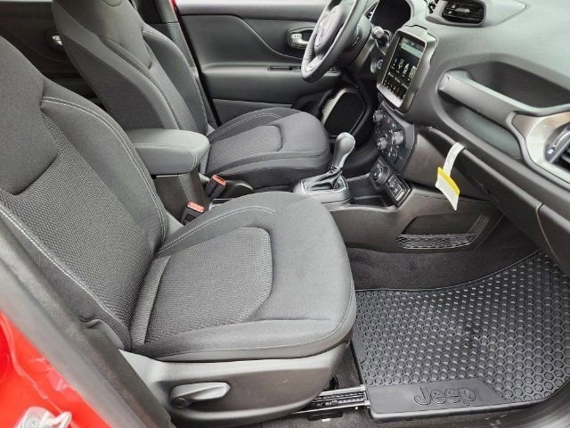 Used 2023 Jeep Renegade Latitude w/ Premium Group image 26