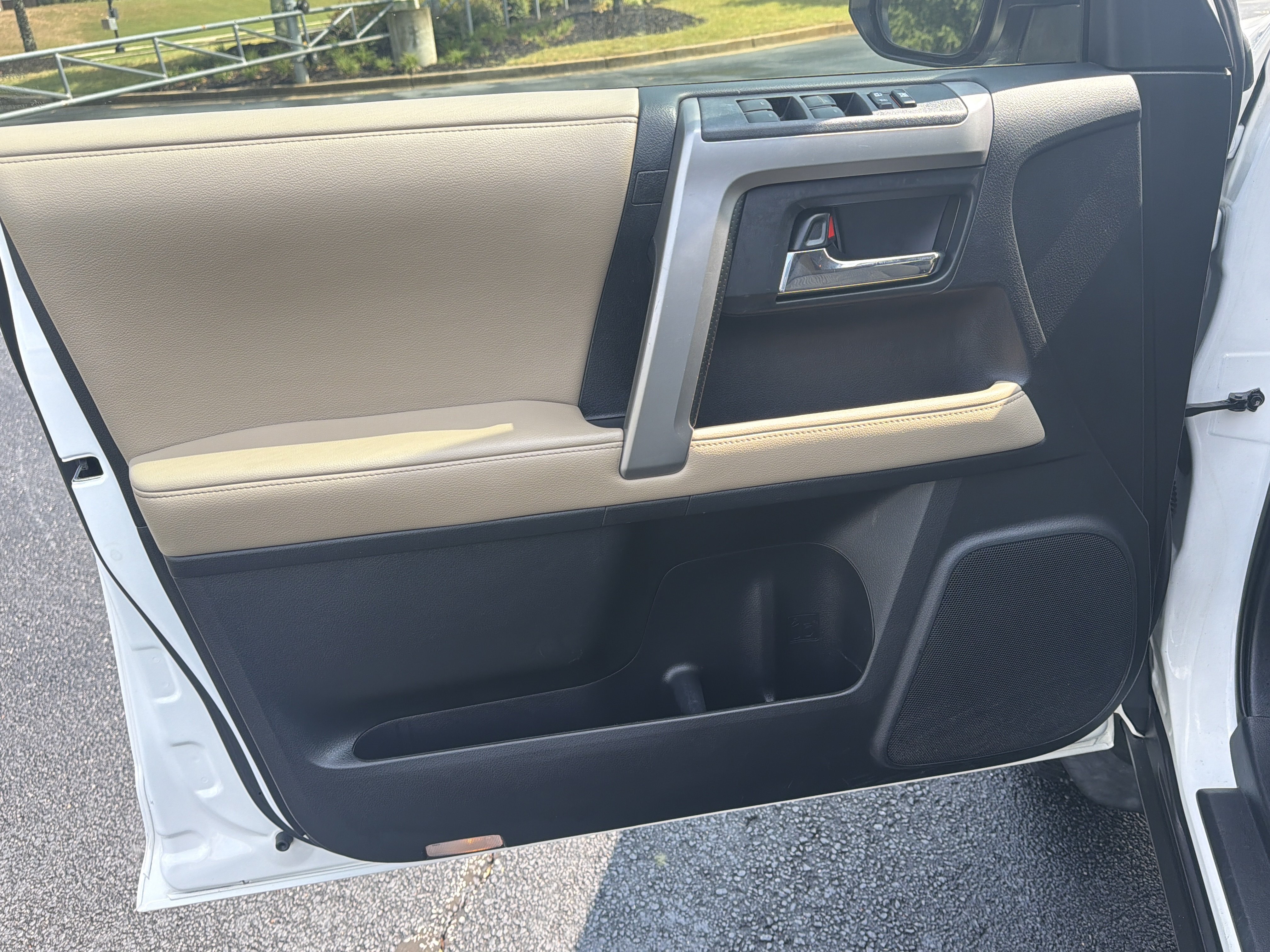 Used 2015 Toyota 4Runner SR5 RWD image 22