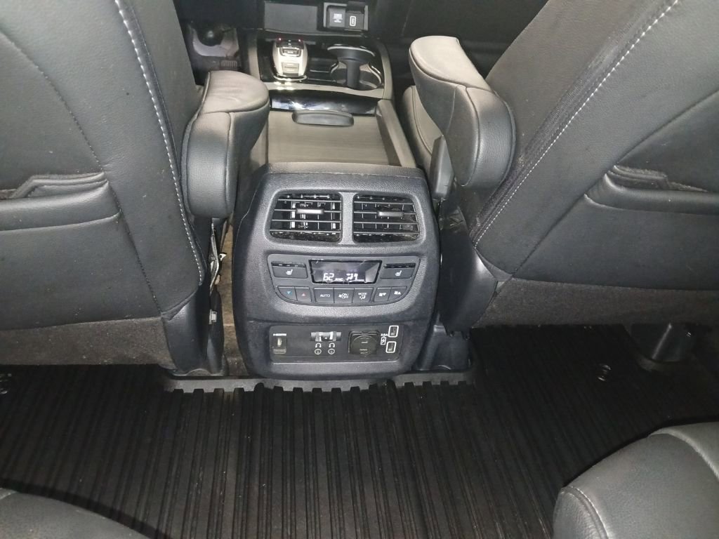 Used 2020 Honda Pilot Touring image 36