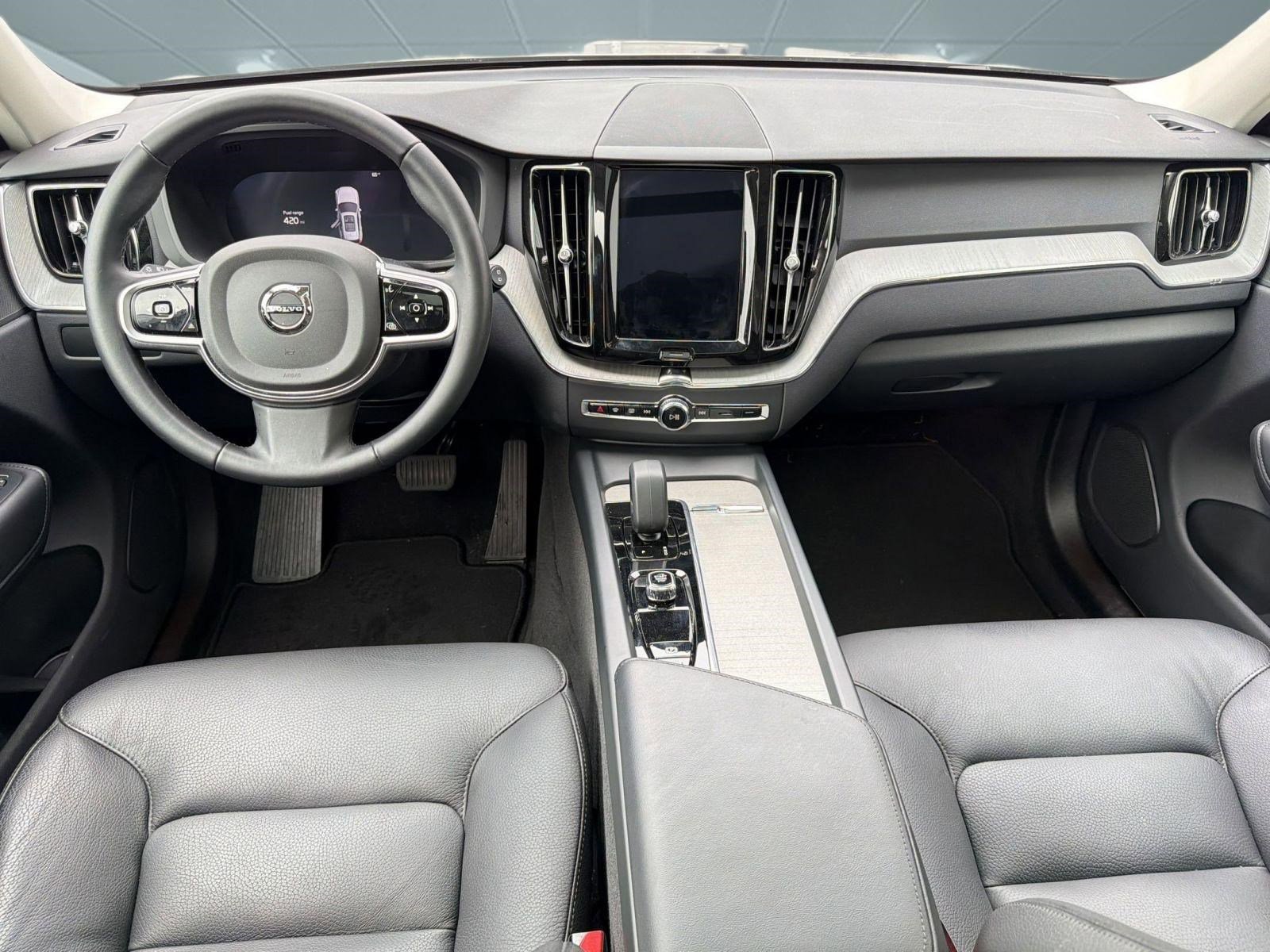 Certified 2025 Volvo XC60 B5 Plus image 17
