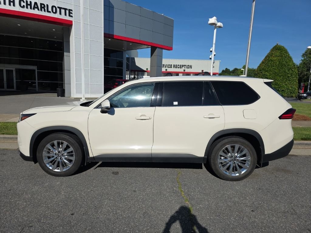 Used 2024 Toyota Grand Highlander AWD image 5