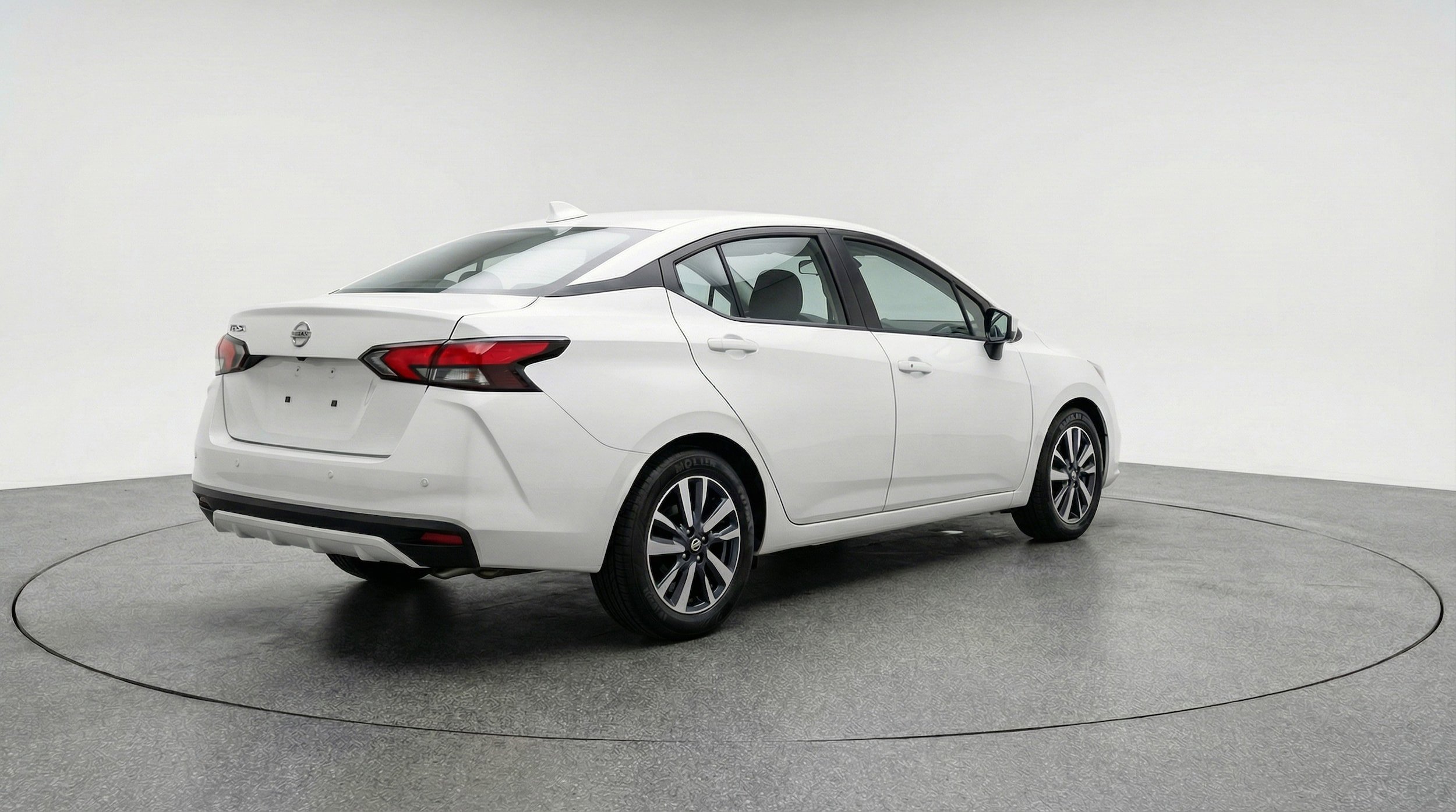 Used 2025 Nissan Versa SV FWD image 7