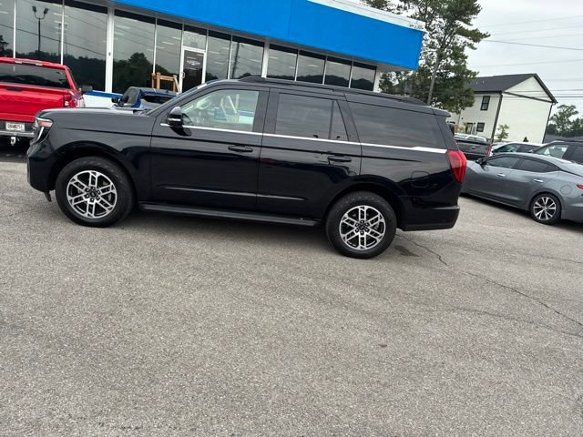 Used 2025 Ford Expedition Active AWD/4WD image 17