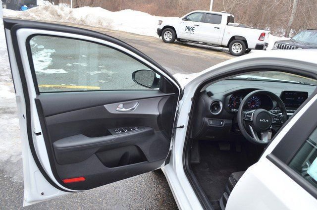 Used 2023 Kia Forte LXS image 15