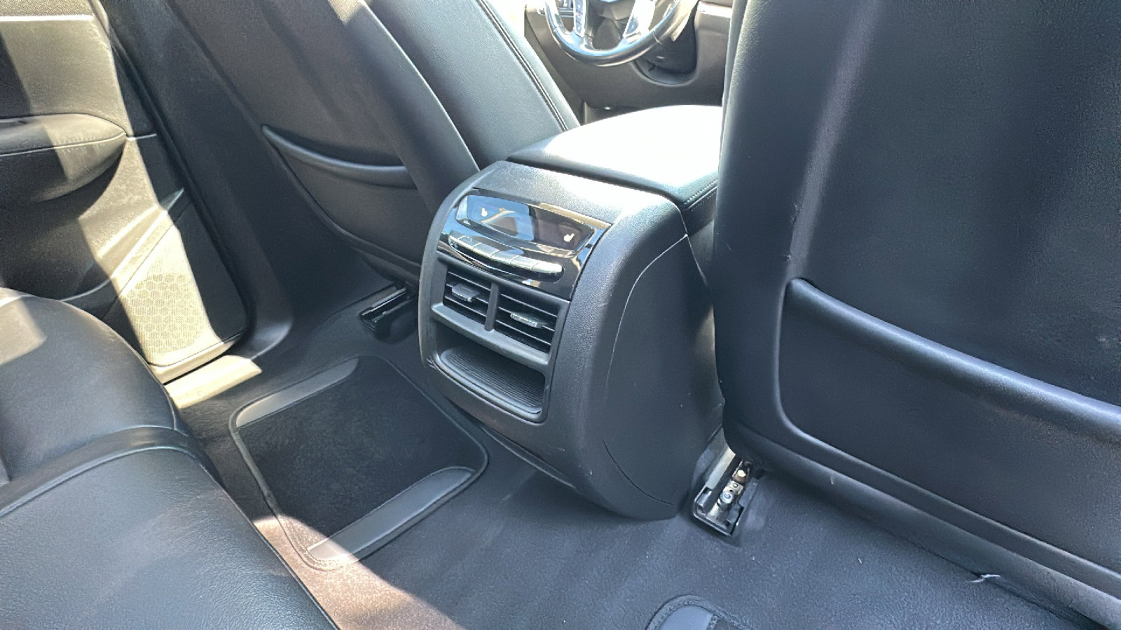 Used 2018 Cadillac XT5 Premium Luxury image 27