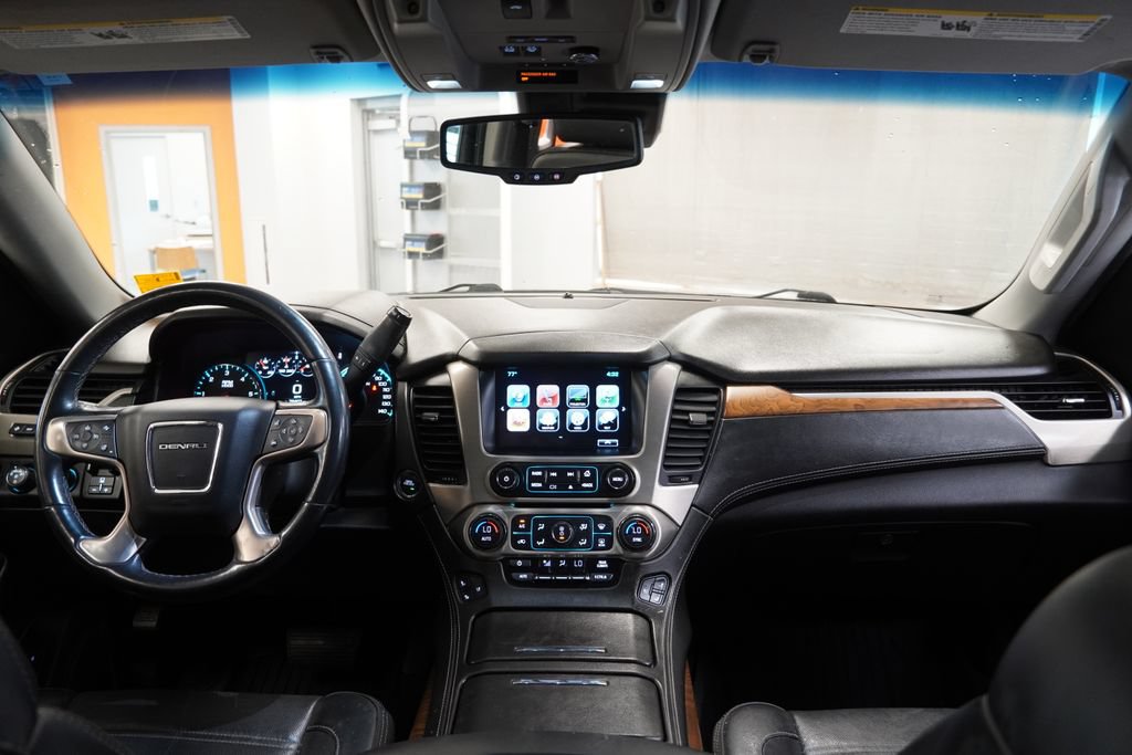 Used 2020 GMC Yukon XL Denali w/ Open Road Package AWD/4WD image 24