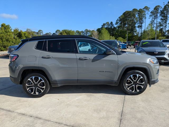 Used 2024 Jeep Compass Limited image 3