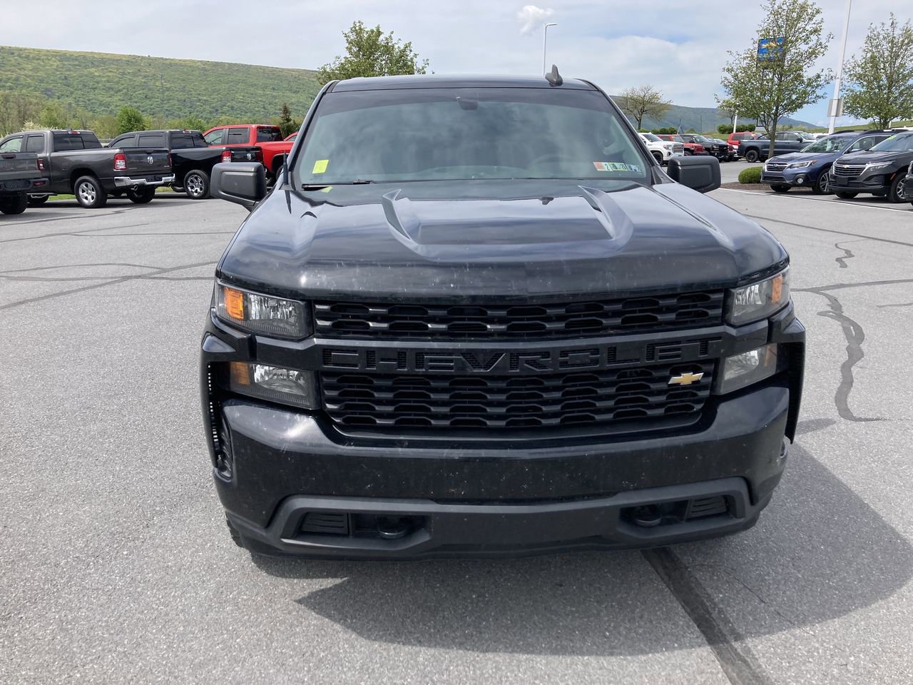 Used 2020 Chevrolet Silverado 1500 Custom w/ Custom Value Package AWD/4WD image 2