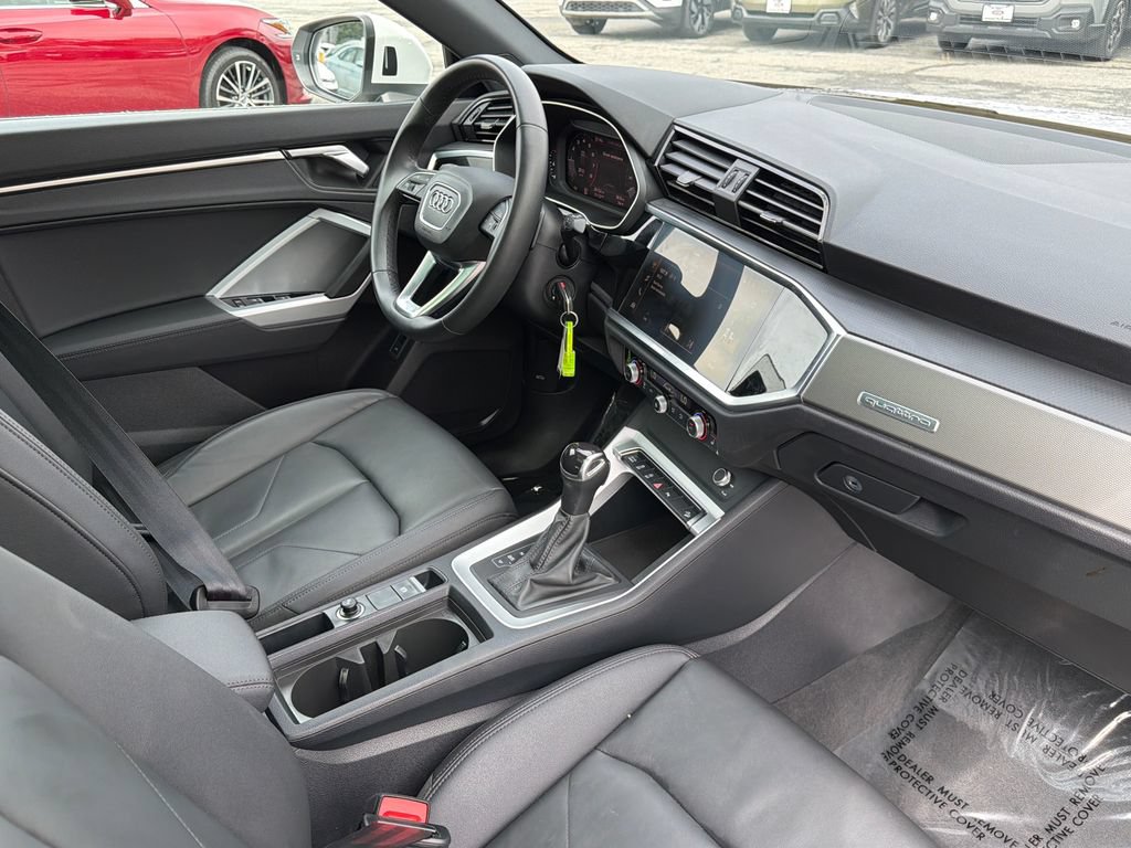Used 2025 Audi Q3 2.0T Premium AWD/4WD image 11
