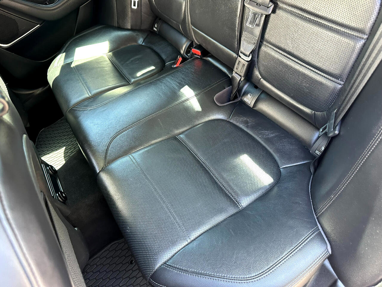 Used 2020 Jaguar XE S image 43