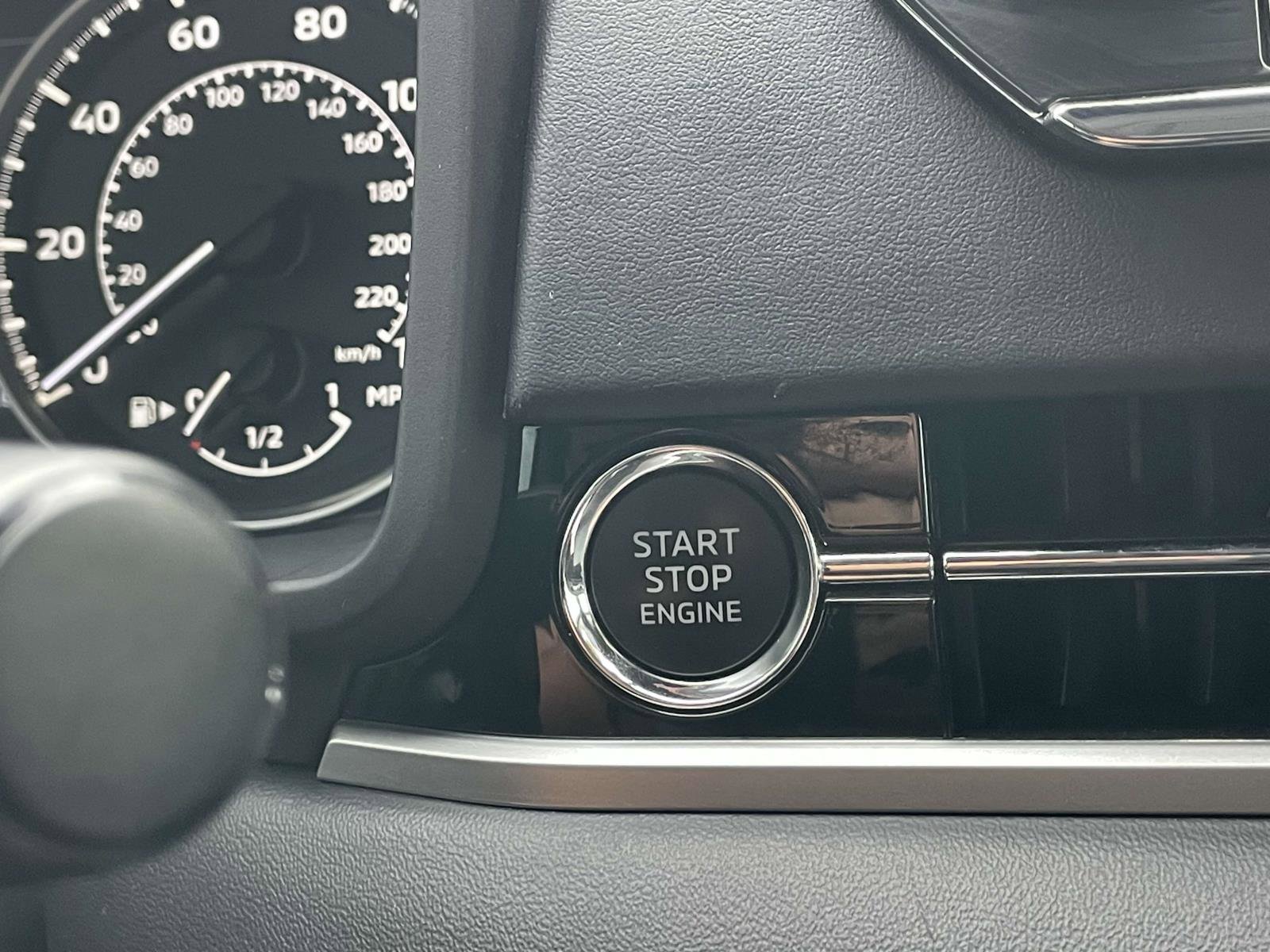 Used 2022 Mitsubishi Outlander SEL image 29