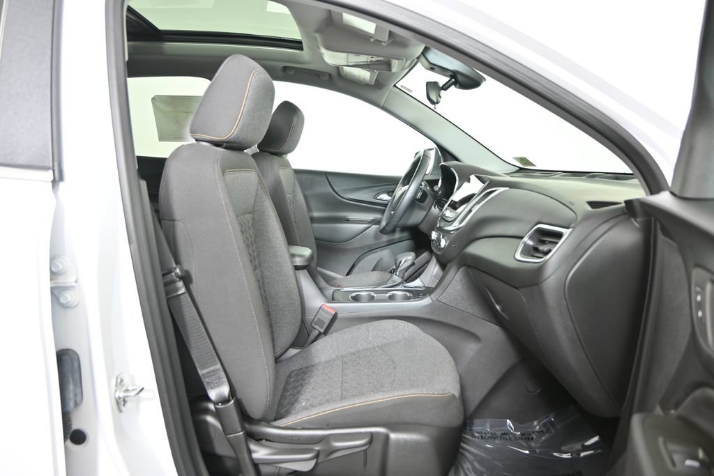 Used 2024 Chevrolet Equinox LT AWD/4WD image 13