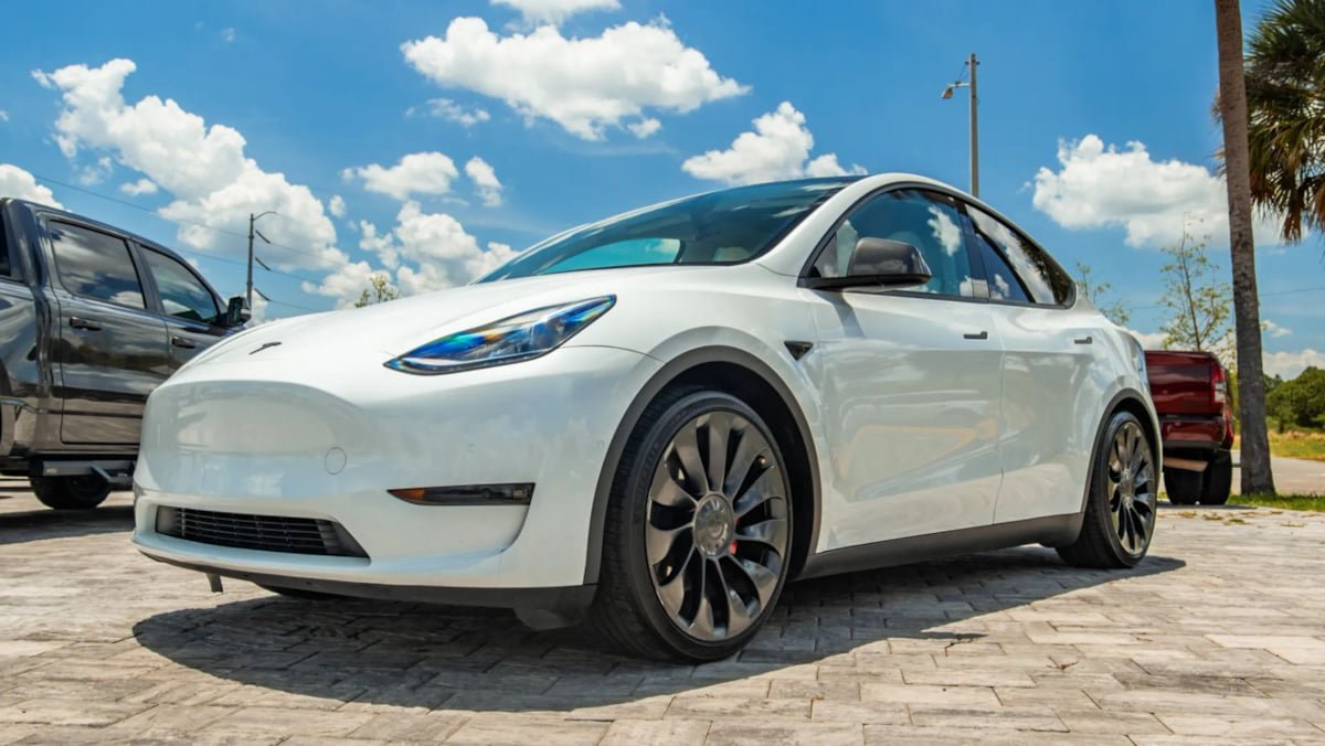 Used 2022 Tesla Model Y Performance AWD/4WD image 3
