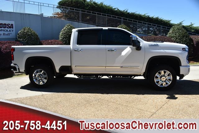 Used 2024 Chevrolet Silverado 2500 High Country w/ High Country Premium Package image 11