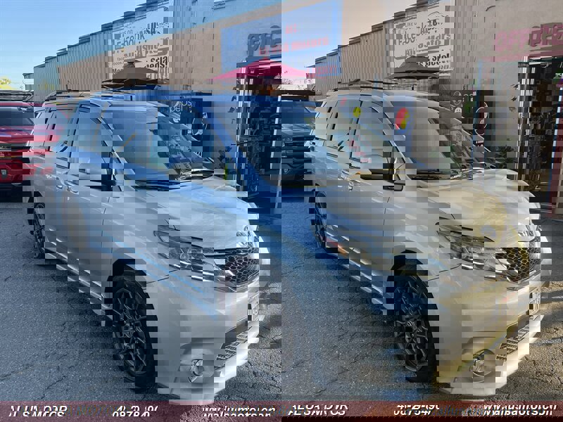 Used 2015 Toyota Sienna SE w/ SE Preferred Package FWD image 2