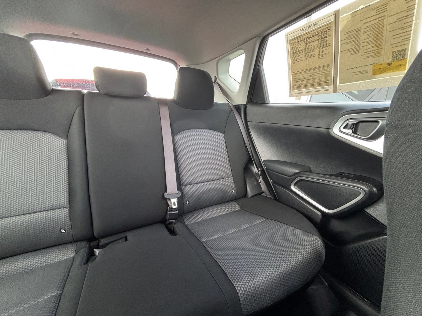 Used 2025 Kia Soul LX w/ LX Technology Package FWD image 30