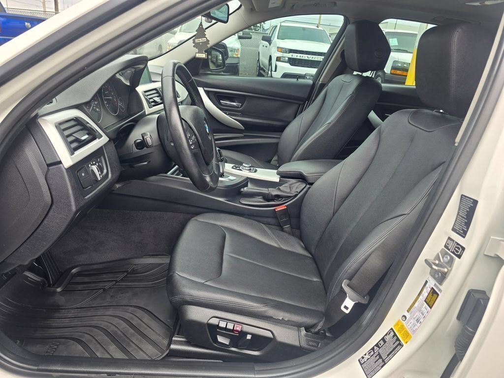 Used 2013 BMW 328i xDrive Sedan AWD/4WD image 18