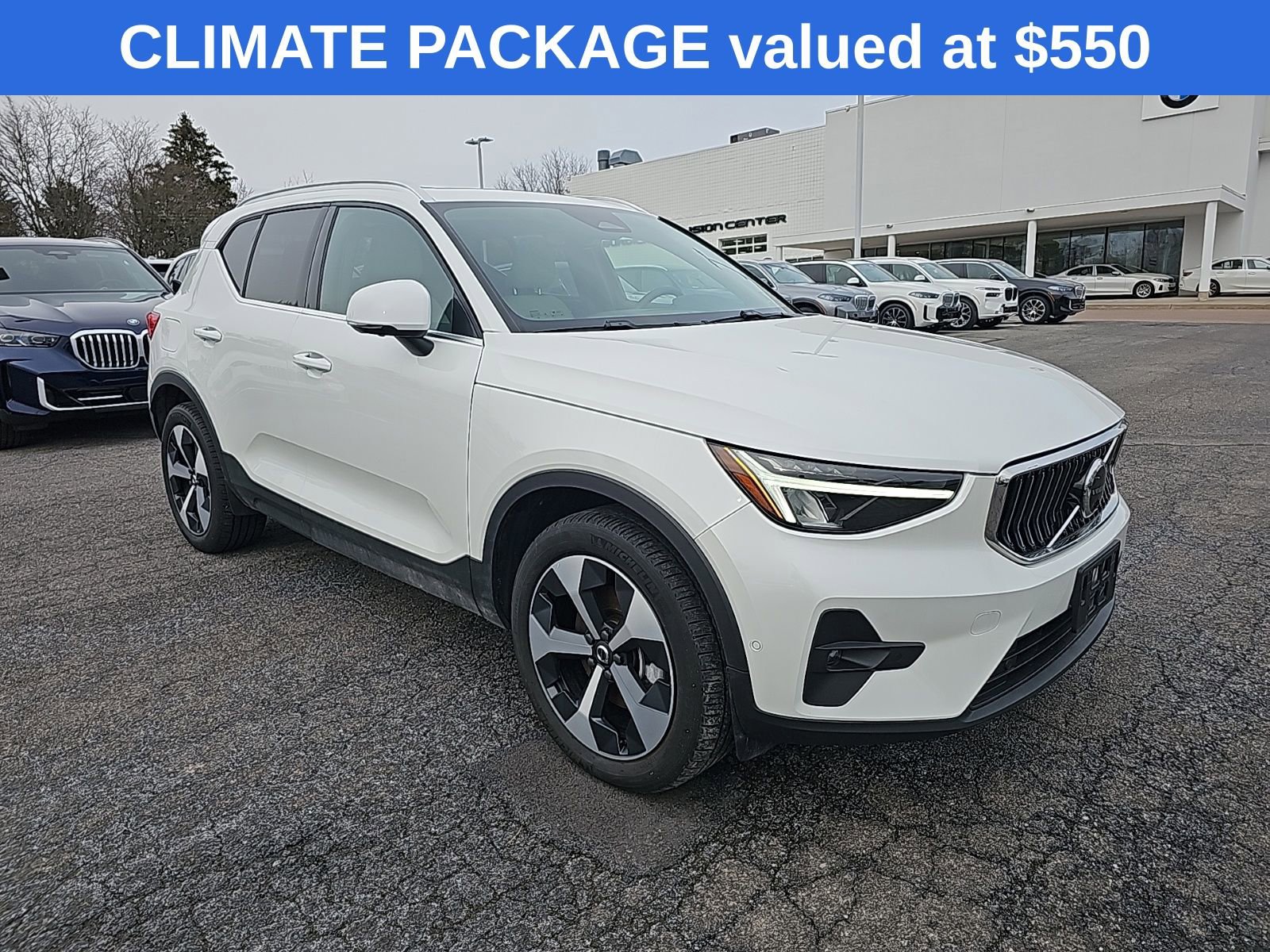 Used 2024 Volvo XC40 B5 Plus w/ Climate Package image 2
