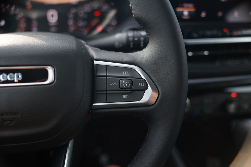 New 2026 Jeep Compass Latitude image 18