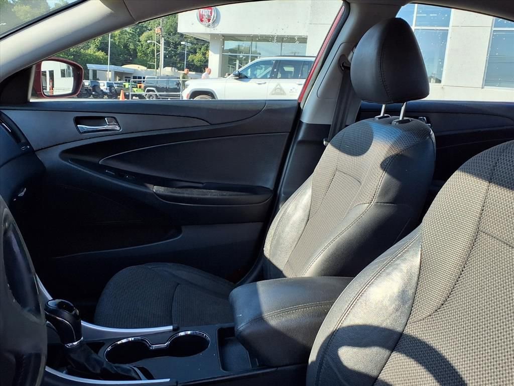 Used 2011 Hyundai Sonata SE image 28