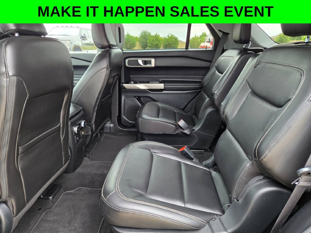 Used 2022 Ford Explorer XLT w/ Equipment Group 202A AWD/4WD image 14