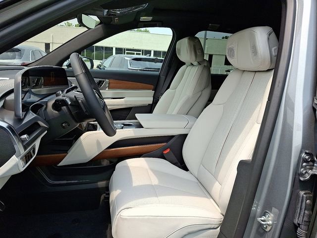 New 2026 Cadillac Vistiq Luxury w/ LPO, Floor Liner Package AWD/4WD image 8