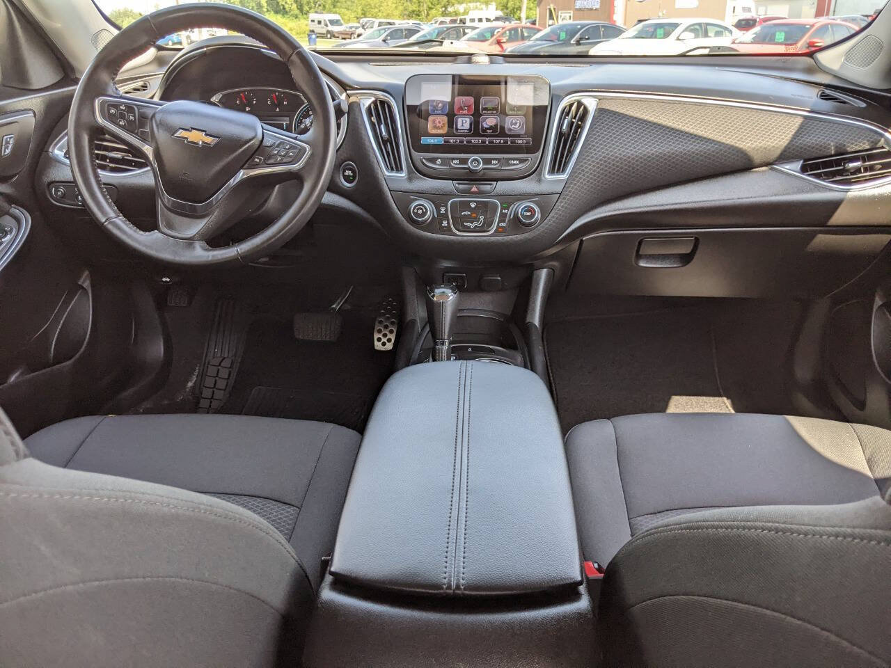 Used 2016 Chevrolet Malibu LT FWD image 17