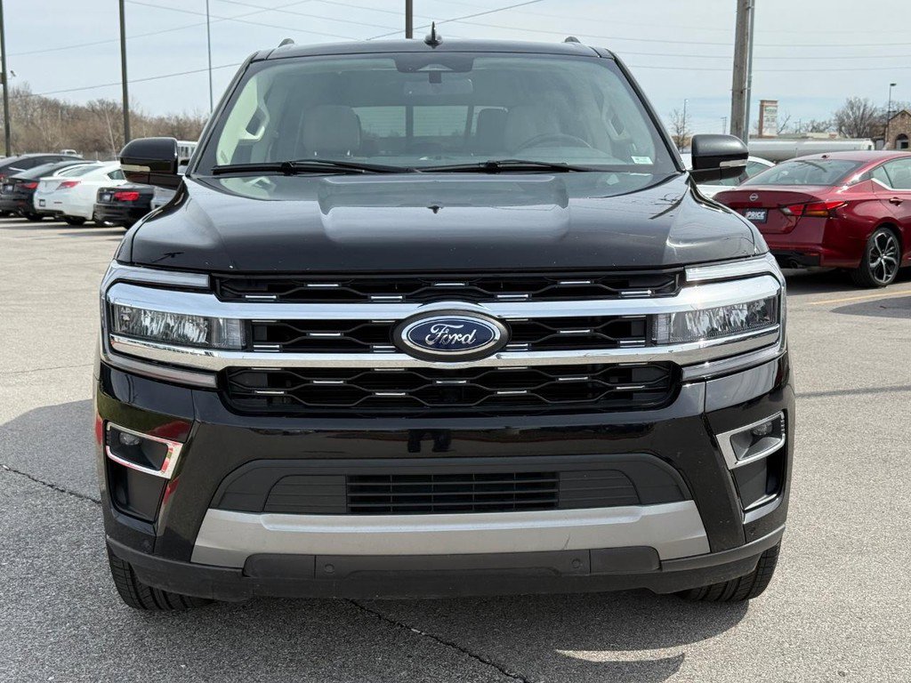 Used 2024 Ford Expedition Limited image 9