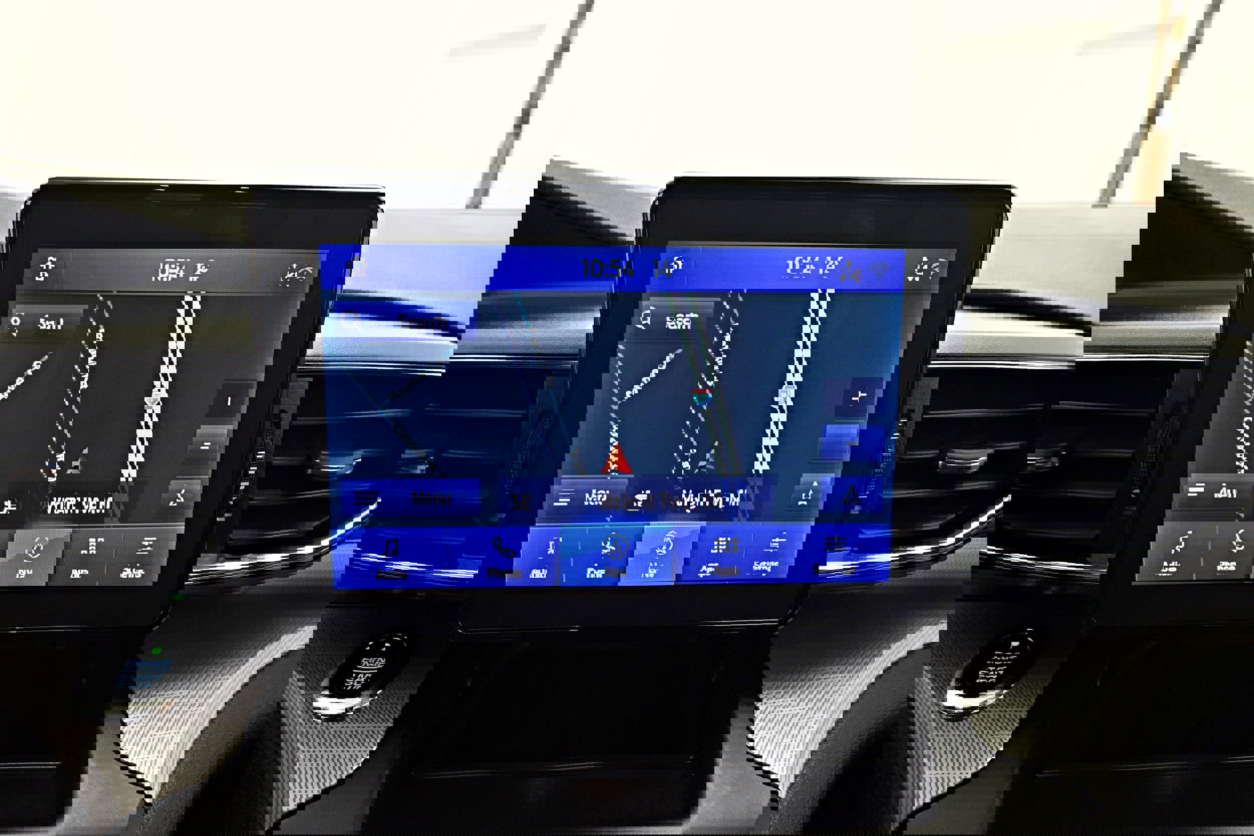 Used 2020 Ford Explorer XLT w/ Equipment Group 202A image 12