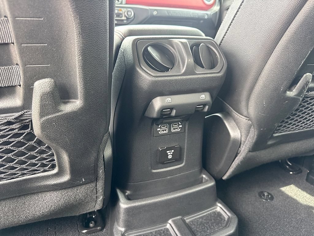 Used 2021 Jeep Wrangler Unlimited Rubicon AWD/4WD image 13