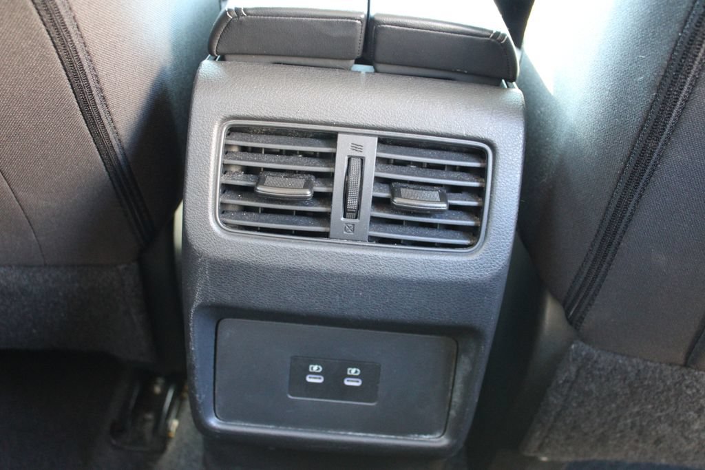 Used 2024 Nissan Rogue SV FWD image 27