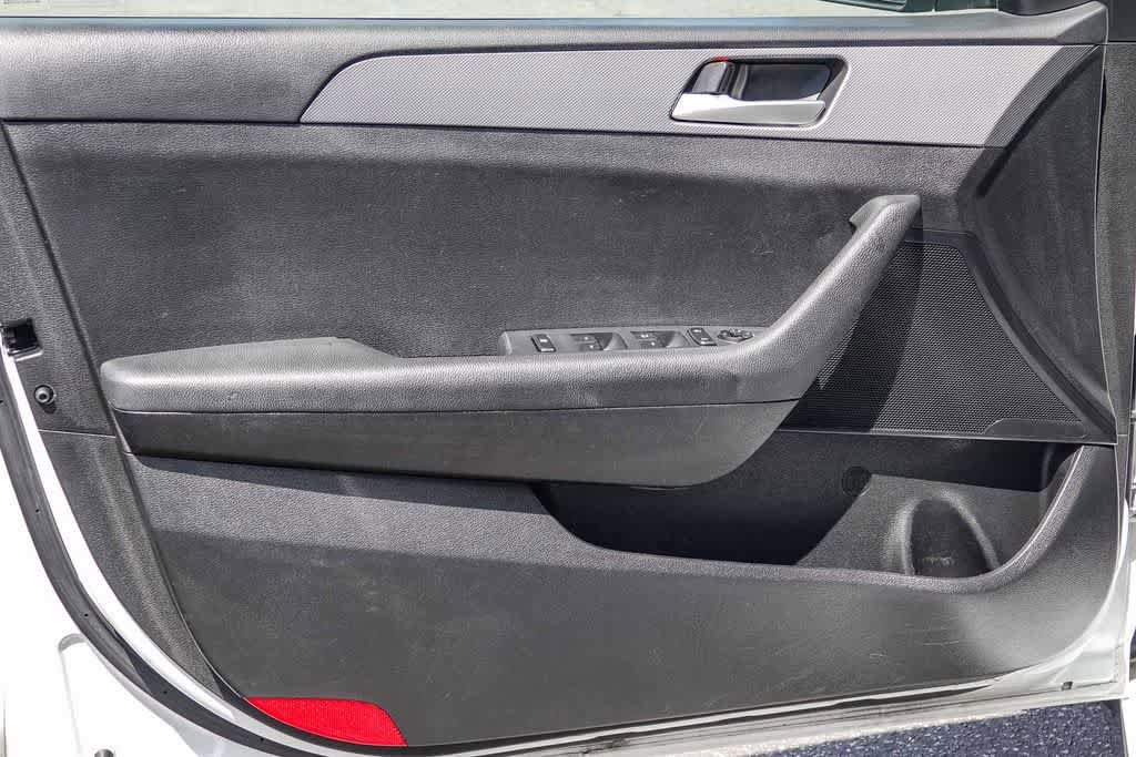 Used 2018 Hyundai Sonata SE w/ Cargo Package FWD image 19