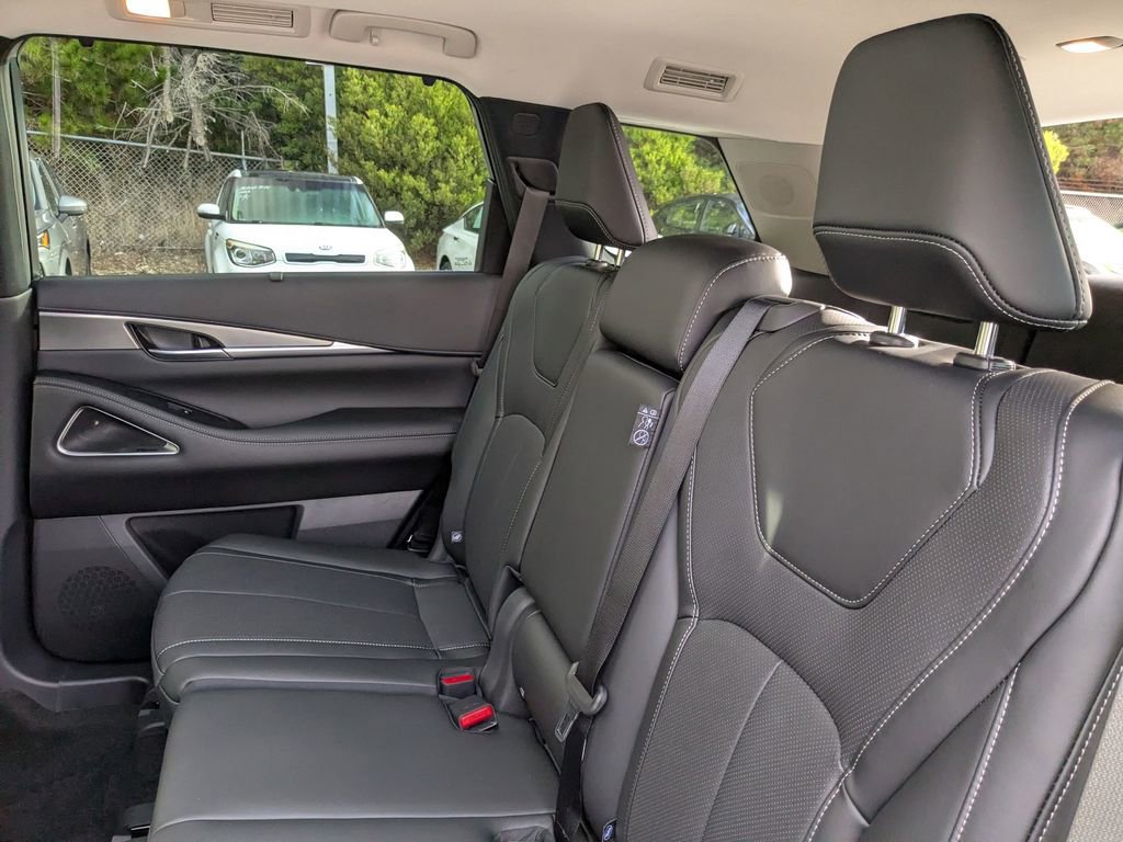 New 2026 INFINITI QX60 Luxe image 25