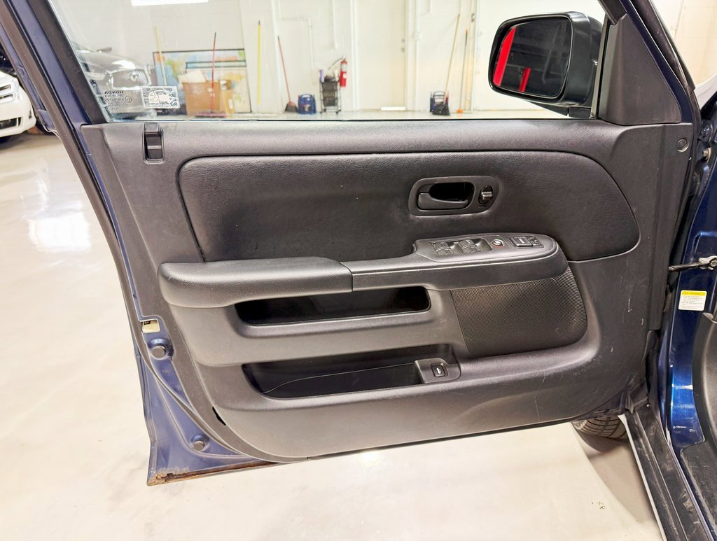 Used 2005 Honda CR-V LX image 18