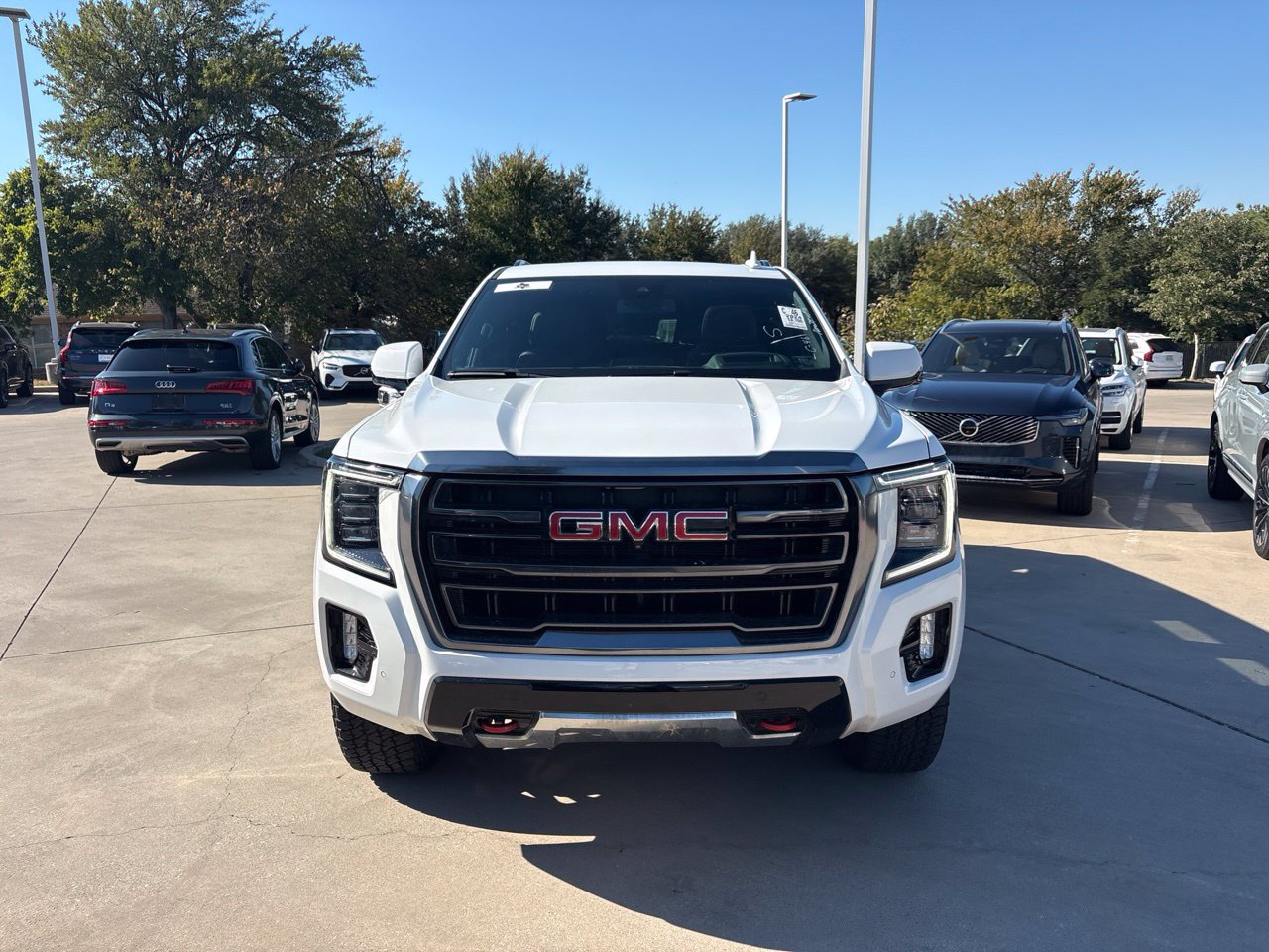 Used 2024 GMC Yukon AT4 w/ AT4 Premium Package AWD/4WD image 2