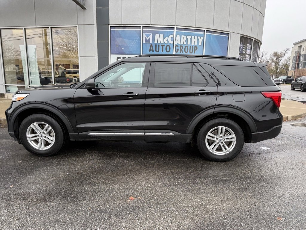 Used 2024 Ford Explorer XLT w/ Equipment Group 202A image 2