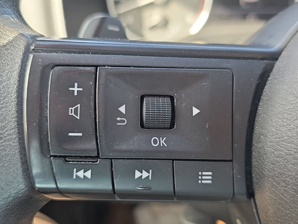 Used 2023 Nissan Rogue S AWD/4WD image 28