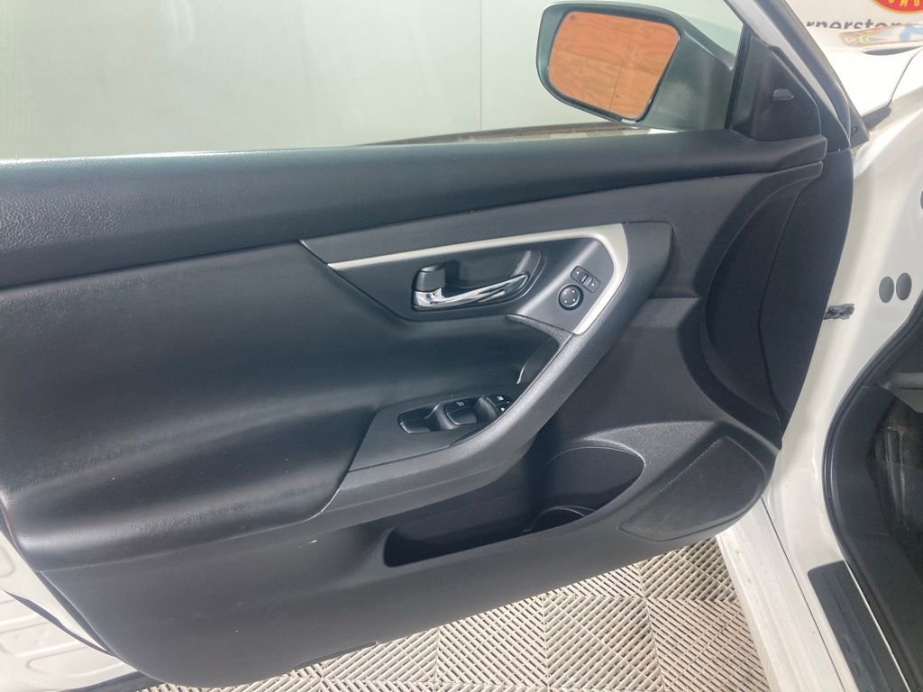 Used 2018 Nissan Altima 2.5 SV image 11